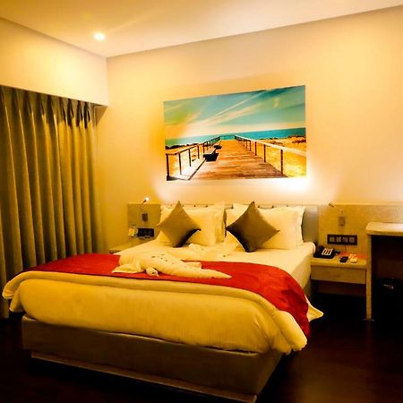 Kyriad Hotel Nashik By Othpl Exterior foto