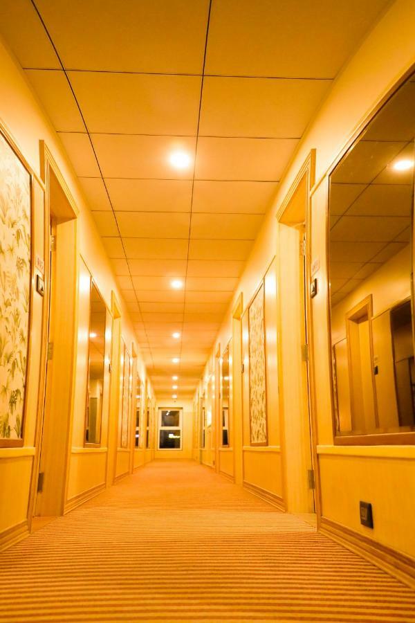 Kyriad Hotel Nashik By Othpl Exterior foto